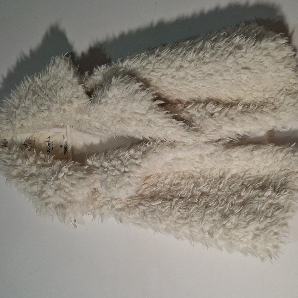 Abercrombie& Fitch Faux Fur White Vest S Small